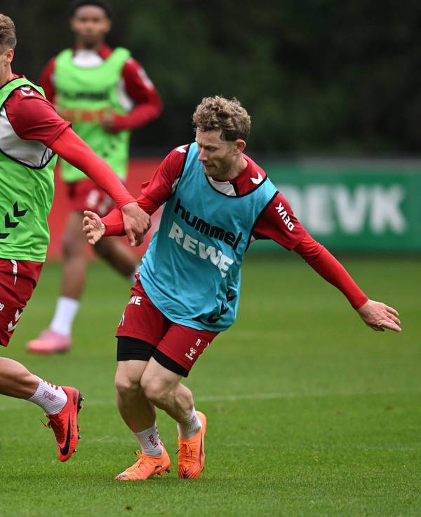 Sebastian Sebulonsen und Florian Kainz im Training im Zweikampf.
