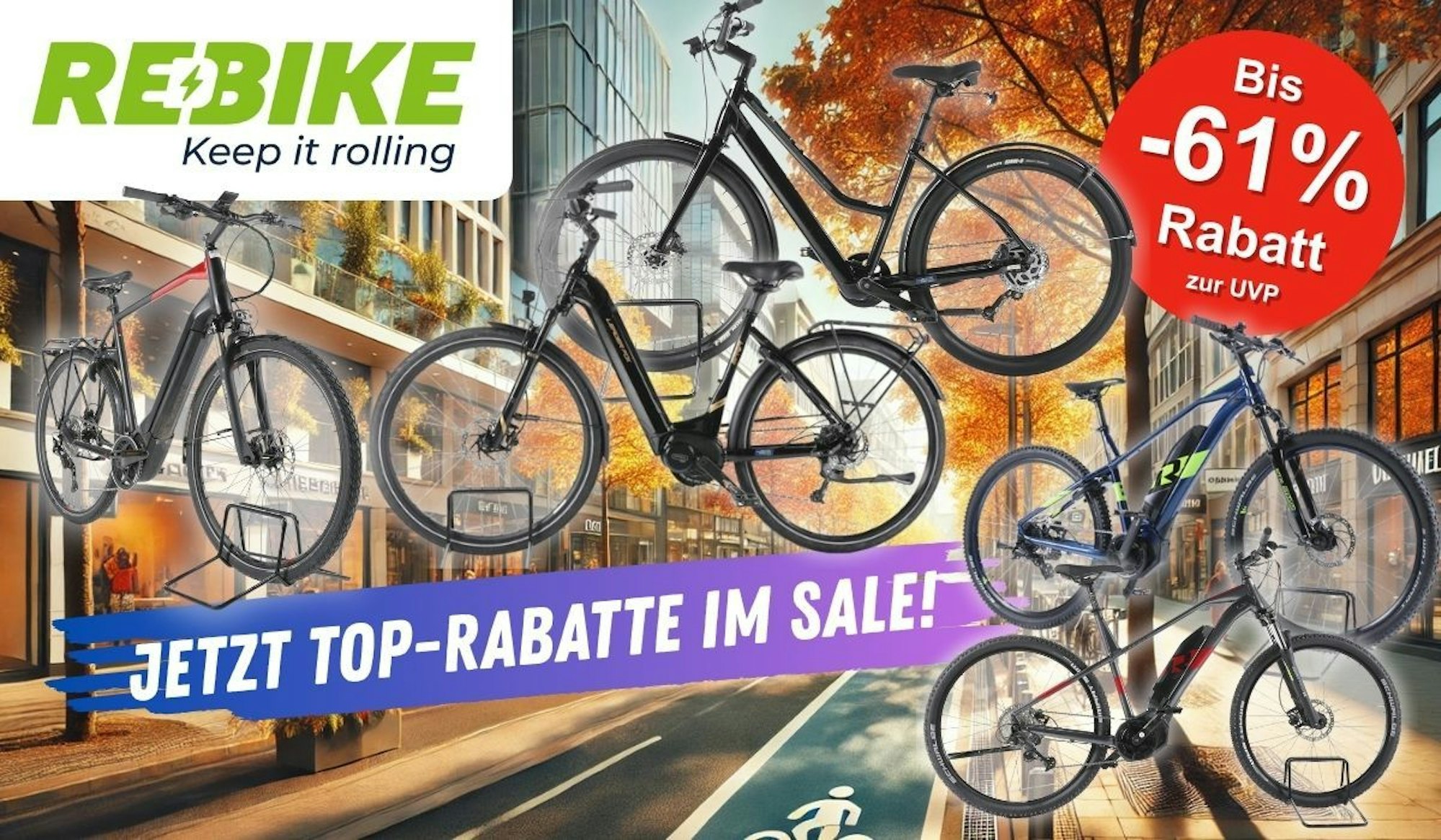 E-Mountain-Bikes, Trekking Bikes und City-E-Bikes vor einer herbstlichen Innenstadt-Kulisse. Mehrere bekannte E-Bike Marken und Hersteller sind vertreten.