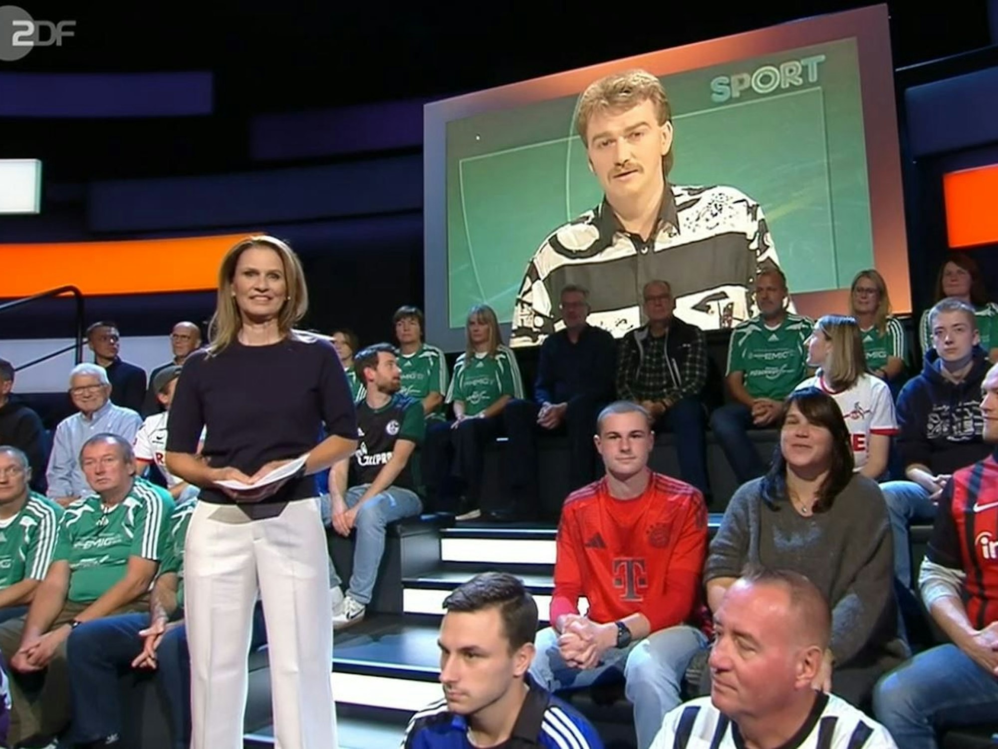 Katrin Müller-Hohenstein moderiert, im Interview ist ein Foto von Thomas Skulski zu sehen.