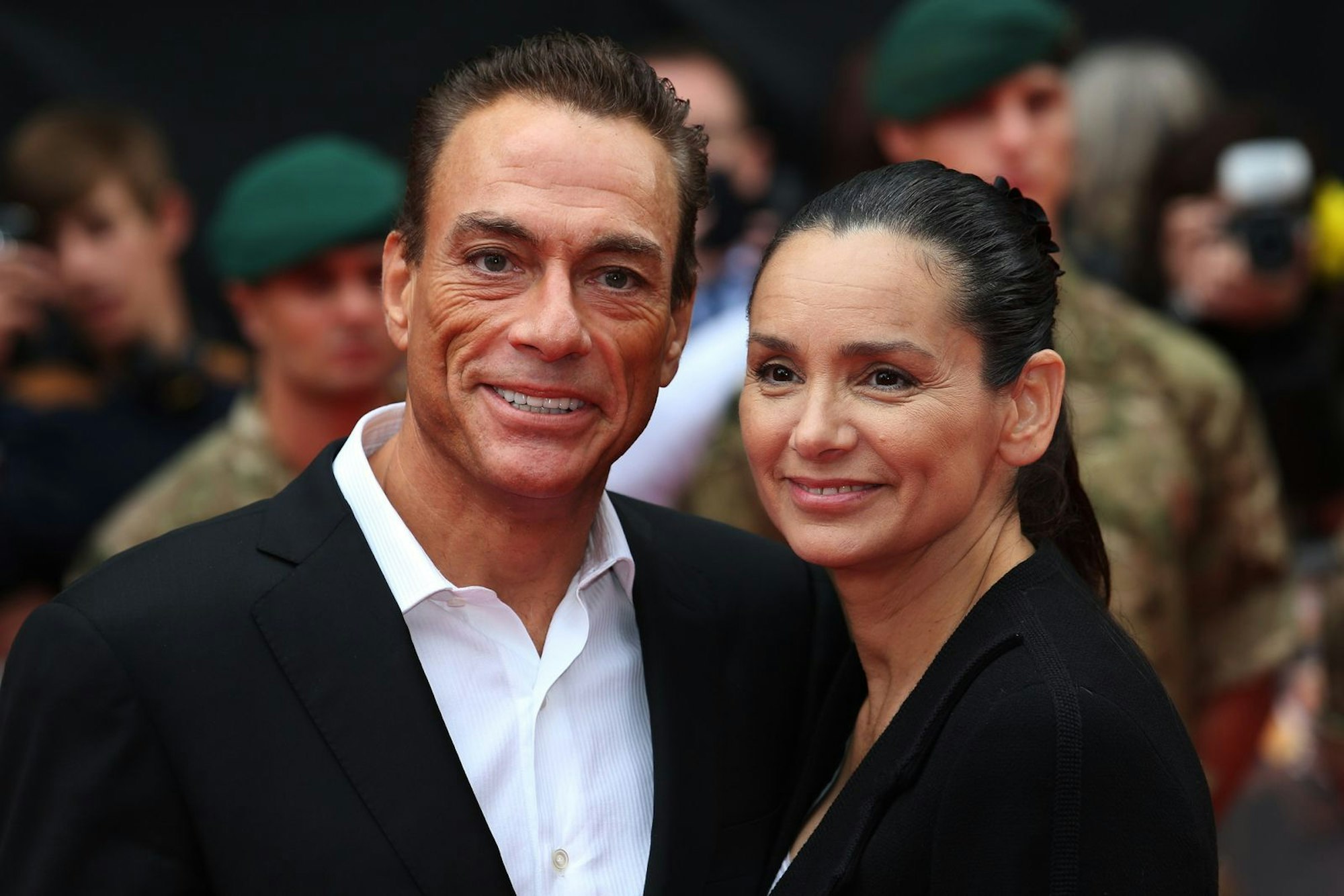 Vier Ehen scheiterten: Mit der Bodybuilderin Gladys Portugues, die er 1999 zum zweiten Mal heiratete, fand Jean-Claude Van Damme die Frau fürs Leben. (Bild: Chris Jackson/Getty Images)