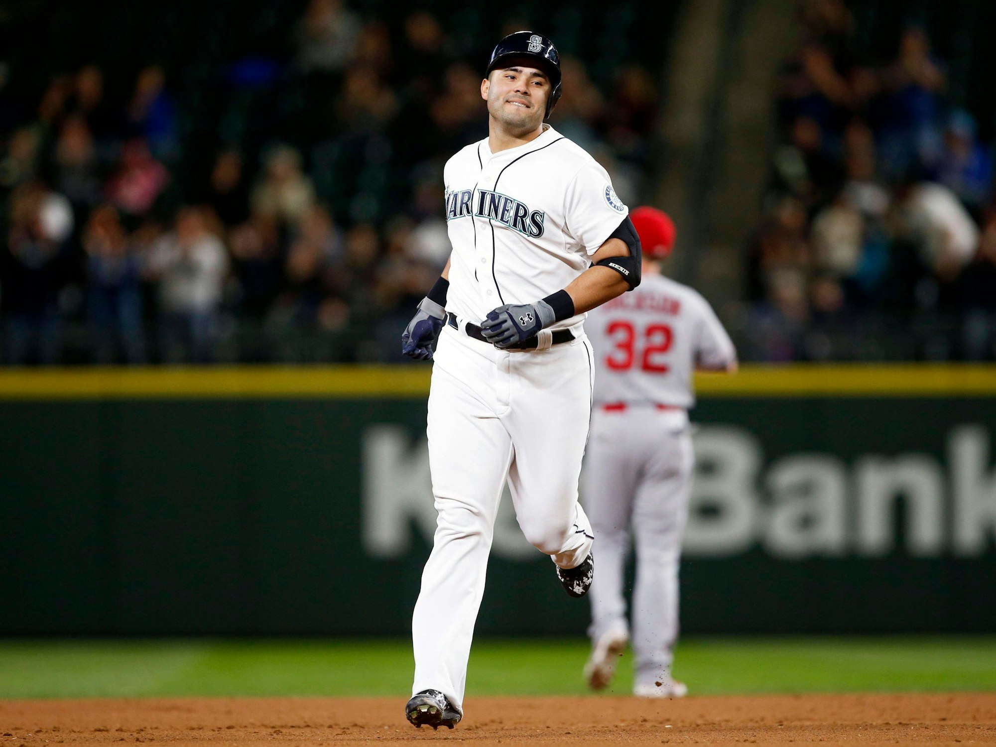 Jesus Montero läuft über den Platz.