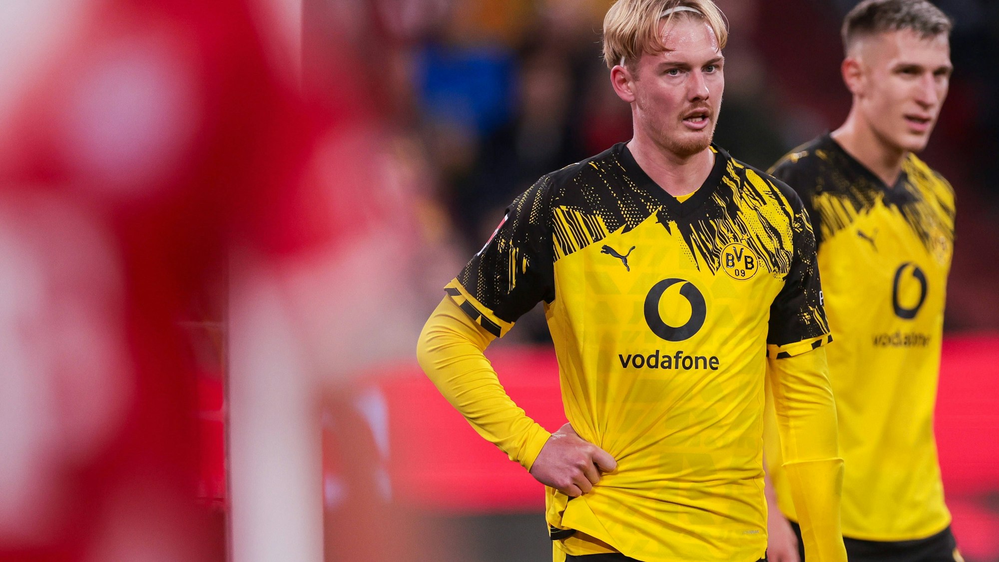 Nico Schlotterbeck (Borussia Dortmund) nach dem Spiel in der Allianz Arena.
