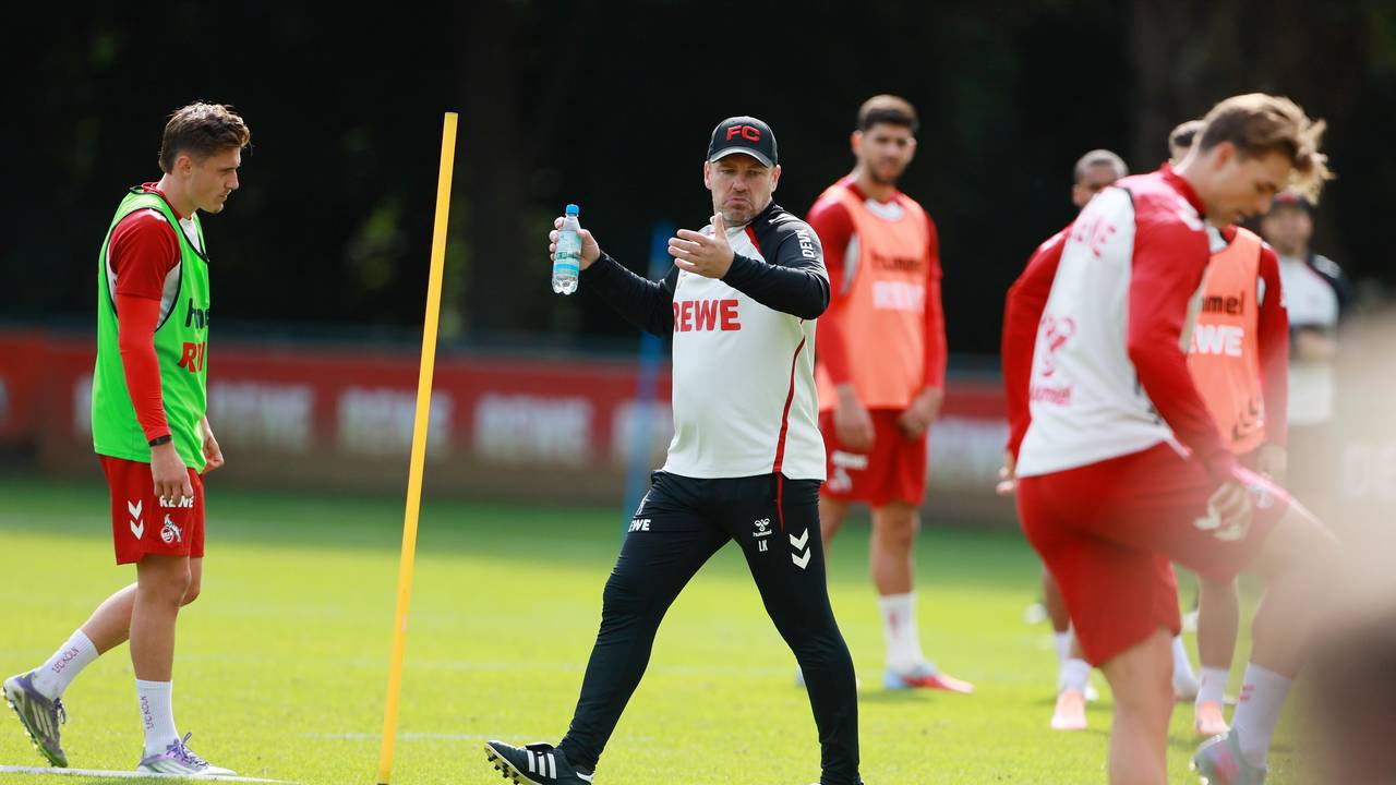 Lukas Kwasniok im Training des 1. FC Köln.