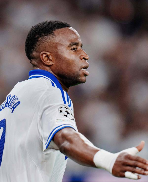Youssoufa Moukoko im Trikot des FC Kopenhagen während eines Spiels.