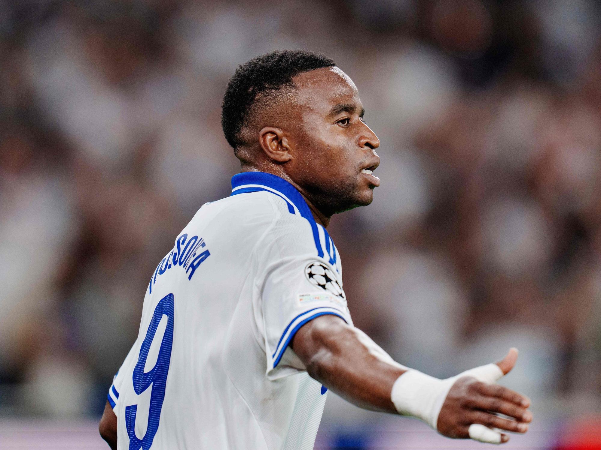 Youssoufa Moukoko im Trikot des FC Kopenhagen während eines Spiels.