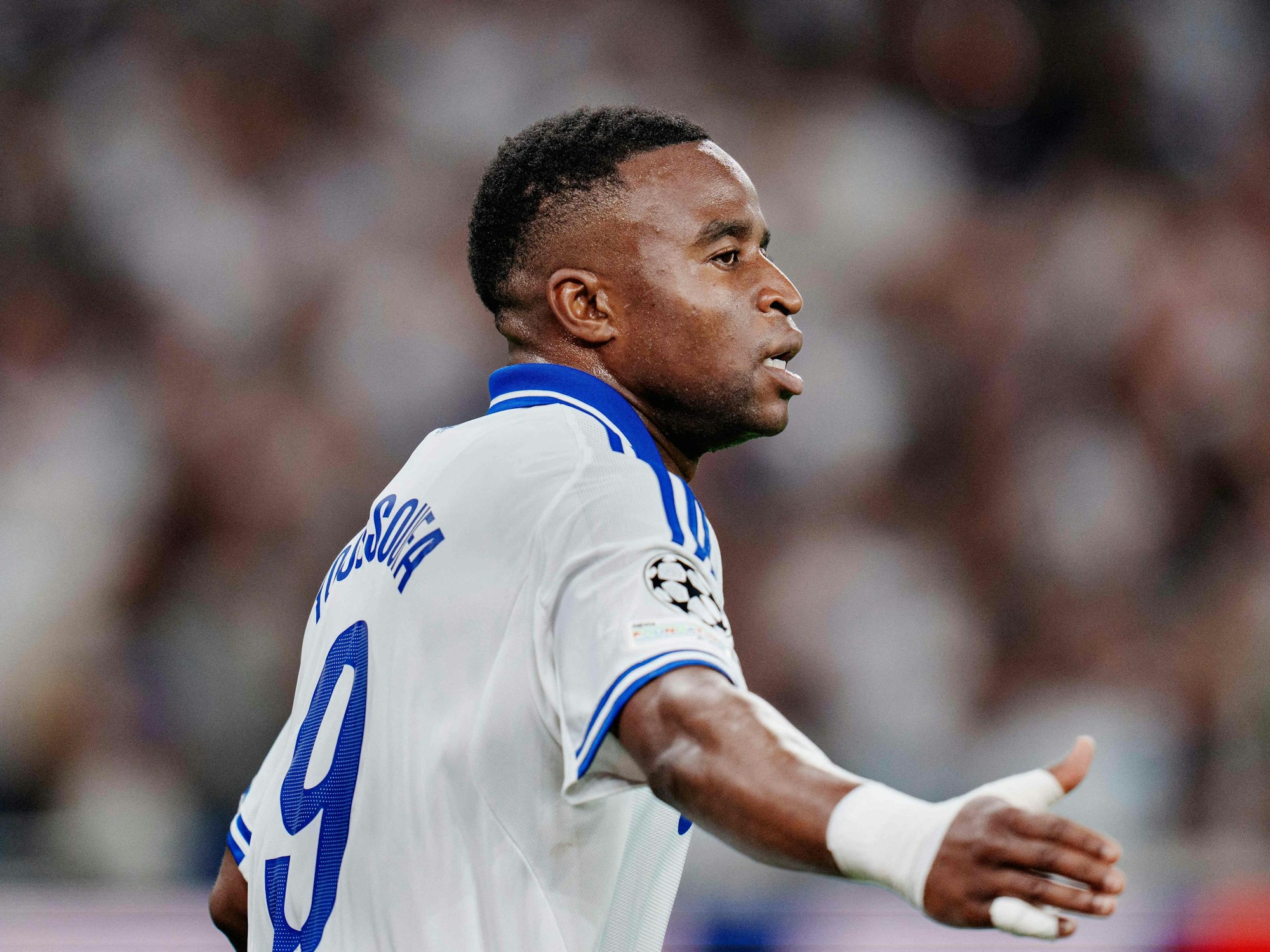 Youssoufa Moukoko im Trikot des FC Kopenhagen während eines Spiels.