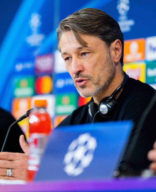 Niko Kovac spricht auf der Pressekonferenz von Borussia Dortmund.