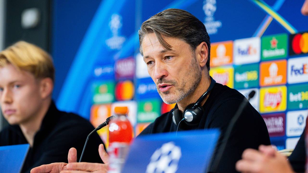 Niko Kovac spricht auf der Pressekonferenz von Borussia Dortmund.