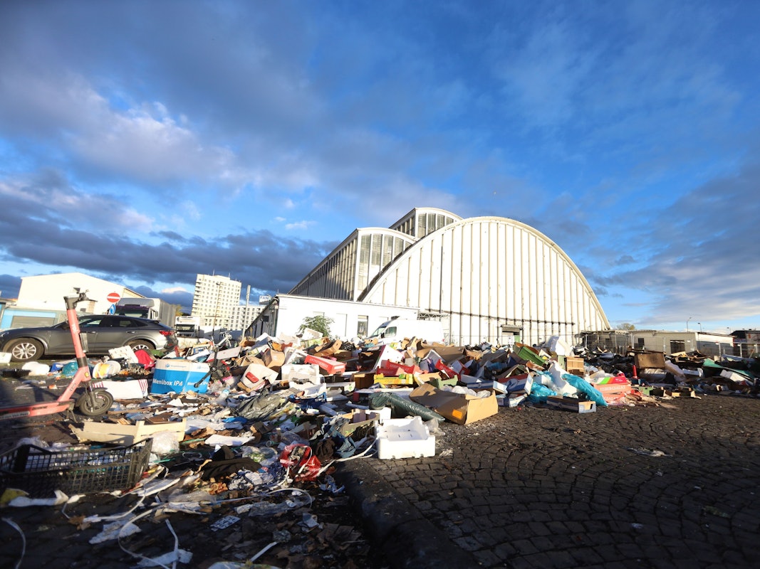 Kurz vor Ende des Großmarkts verschärft sich die Müllproblematik noch einmal.