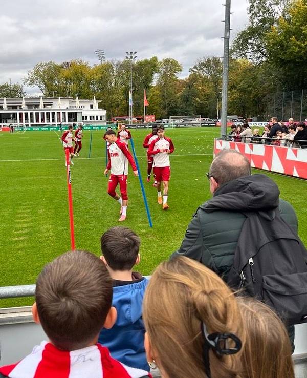 Das FC-Training am 21. Oktober 2025 verfolgten wieder einige Fans.