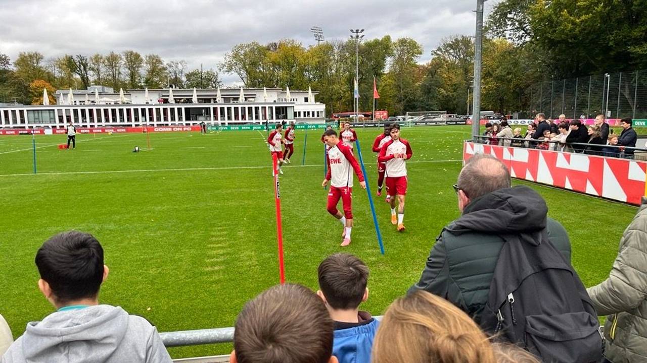 Das FC-Training am 21. Oktober 2025 verfolgten wieder einige Fans.