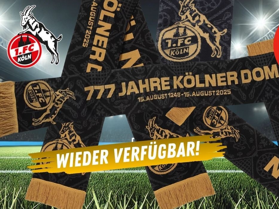 Der Premiumschal Ausweichtrikot 777 Jahre Kölner Dom vom 1. FC Köln vor einem Fußball-Stadion bei Nacht  im Hintergrund.