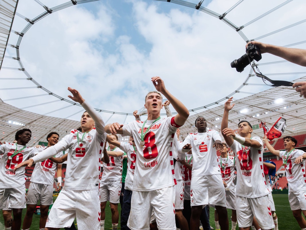 Der 1. FC Köln gewinnt die A-Junioren-Meisterschaft.