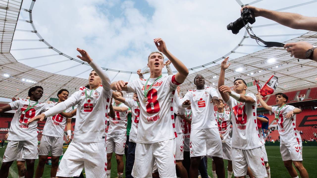 Der 1. FC Köln gewinnt die A-Junioren-Meisterschaft.