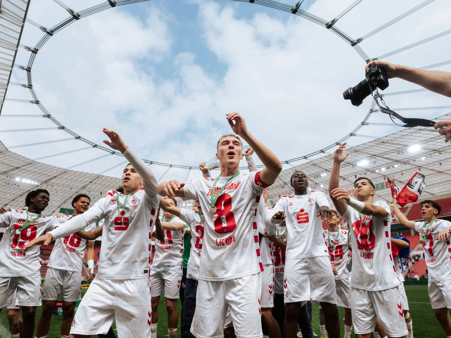Der 1. FC Köln gewinnt die A-Junioren-Meisterschaft.