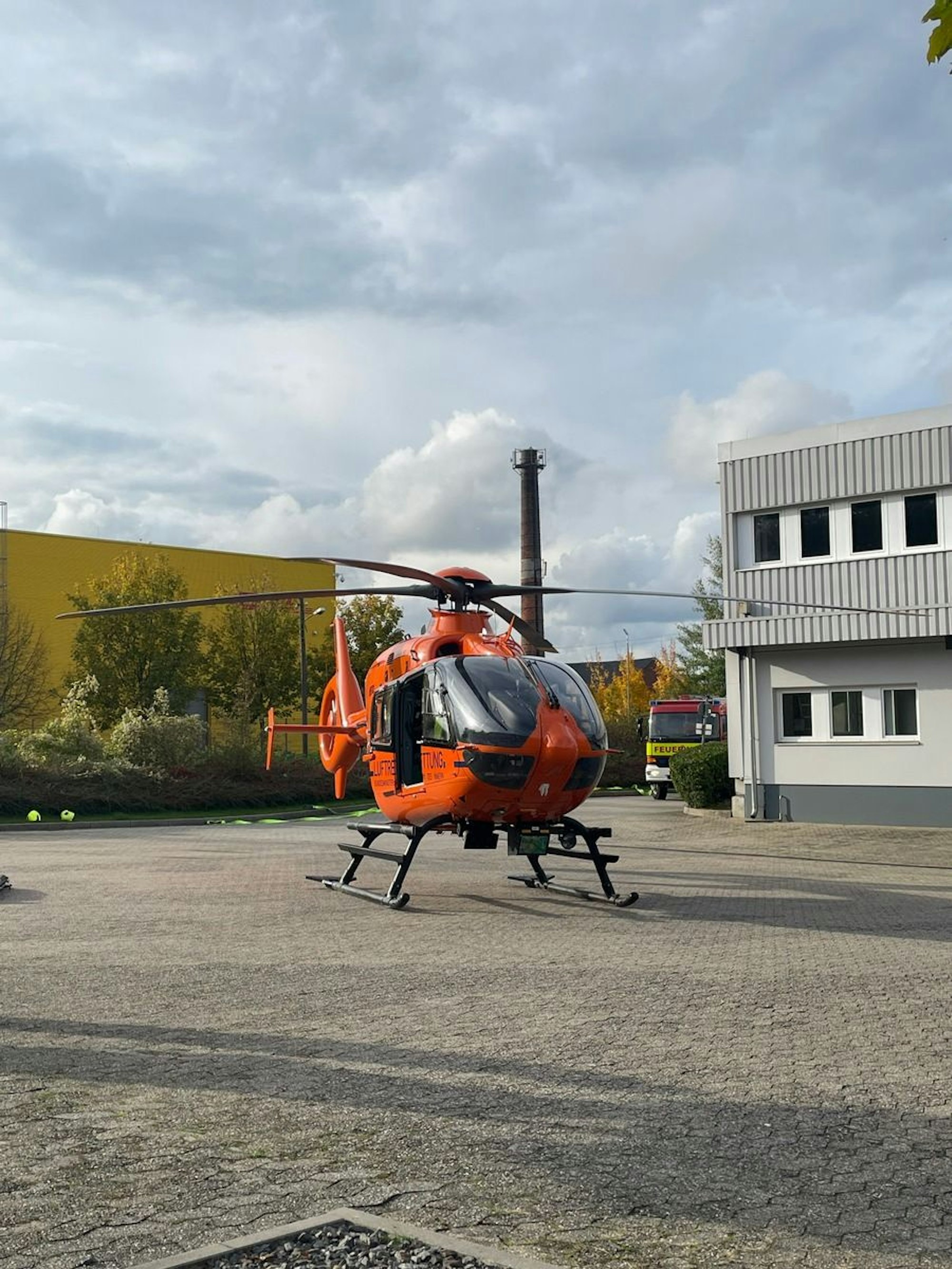 Rettungshubschrauber Christoph 9 im Flug.