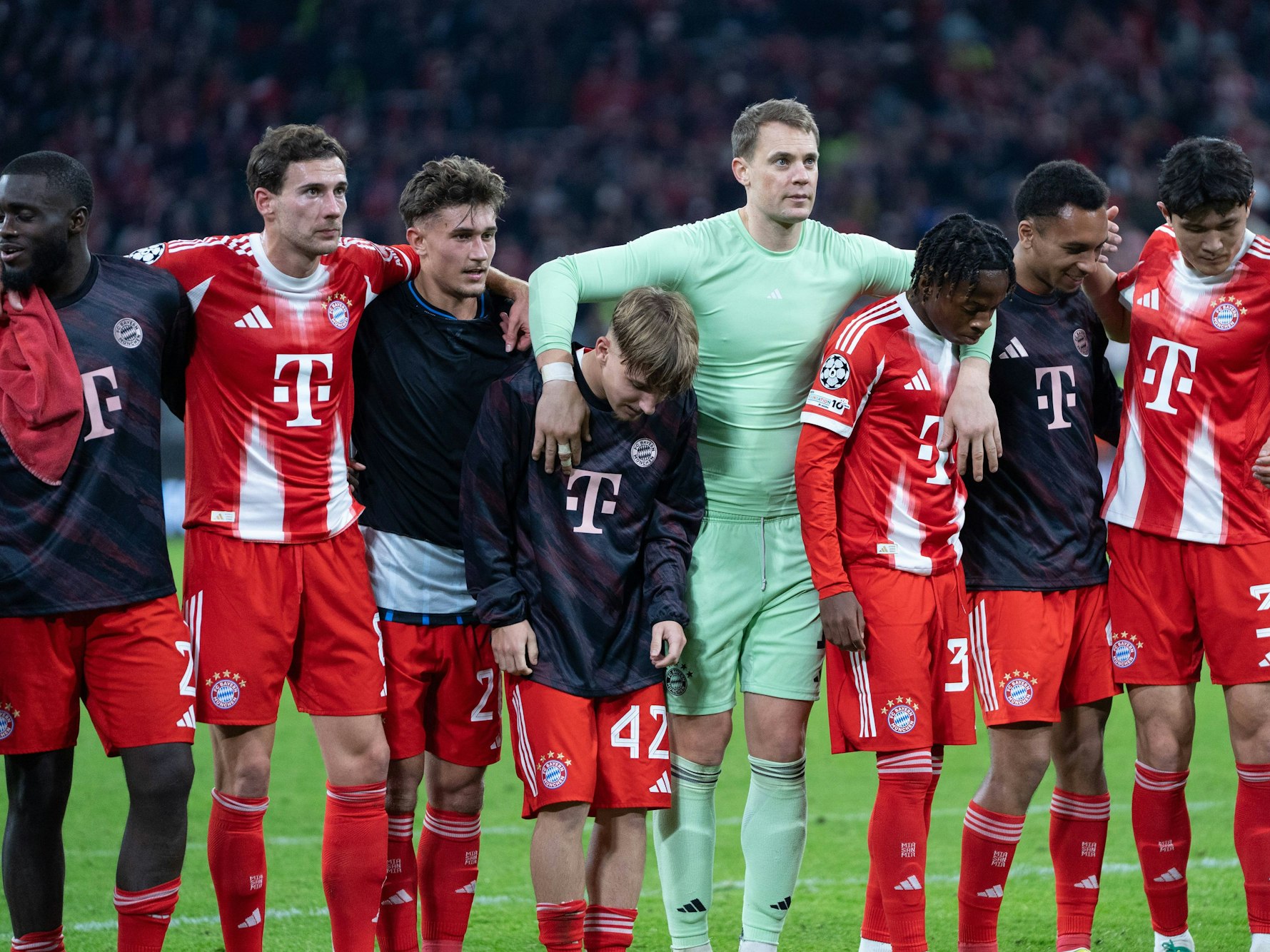 Die Spieler des FC Bayern München feiern den Sieg in der Champions League.