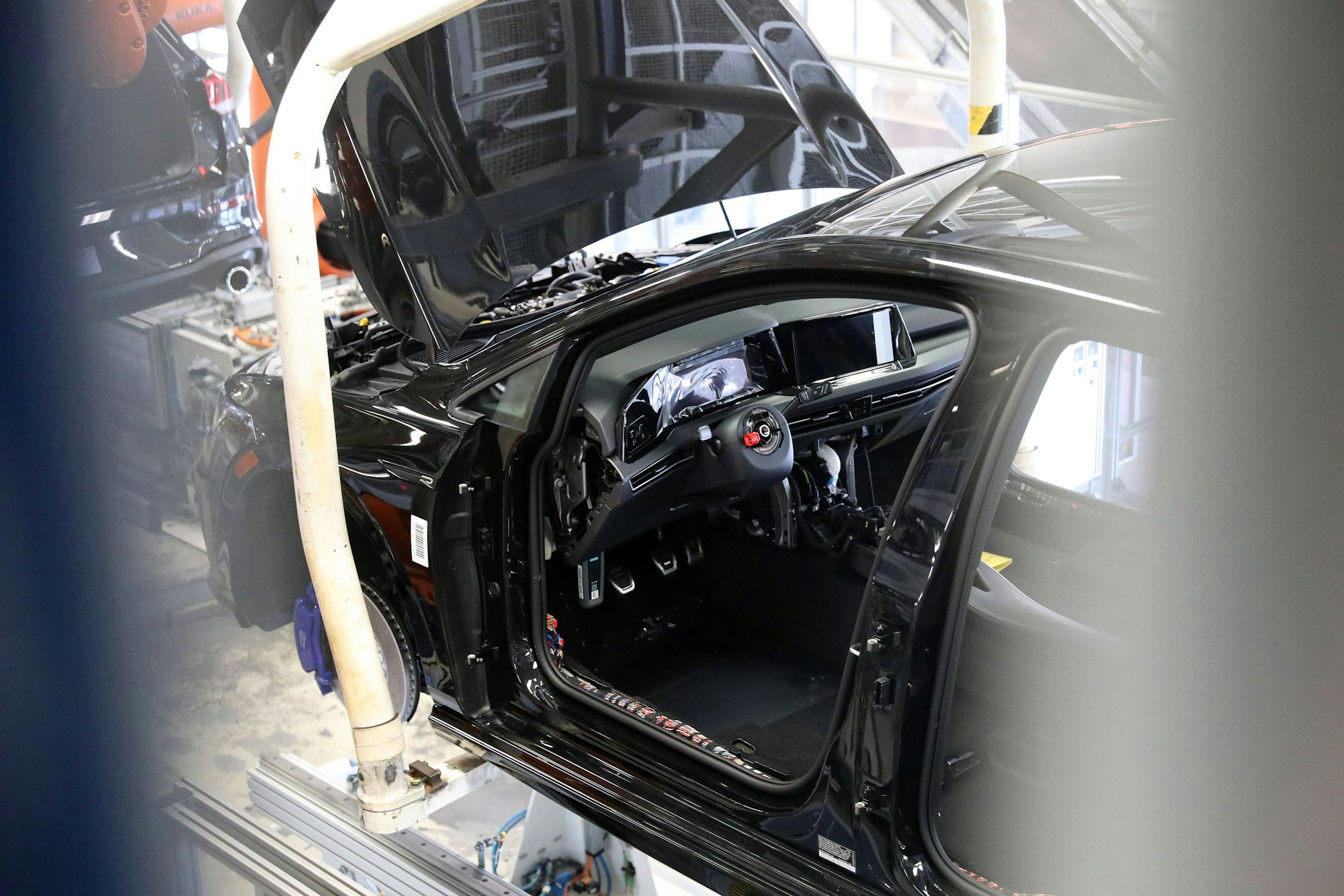 Blick auf die Fertigungslinie des Golf im VW-Werk in Wolfsburg: Am Mittwoch in einer Woche soll die Fertigung im Stammwerk ausgesetzt werden.
