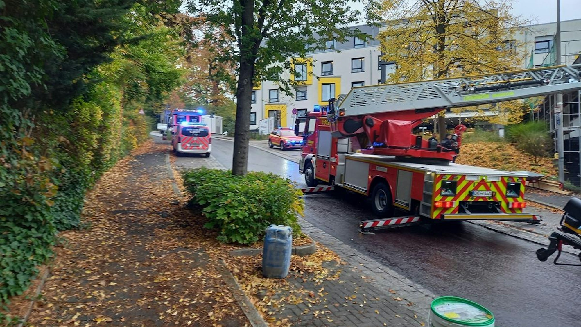 Ein Handwerker musste am Mittwochmorgen von einem Baugerüst in Herdecke gerettet werden (Symbolbild).