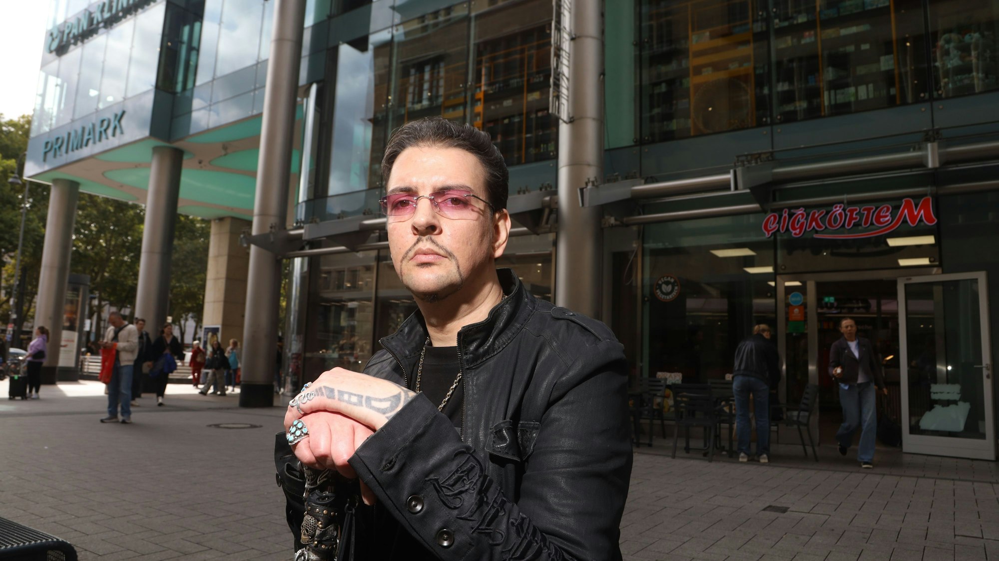 Markus war jahrelang Crack- und Heroinabhängig. Heute gibt er Rundgänge über den Neumarkt.