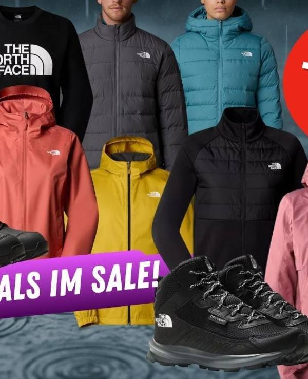 The North Face Jacken, Pullover, Schuhe und mehr vor einem regnerischen Hintergrund.