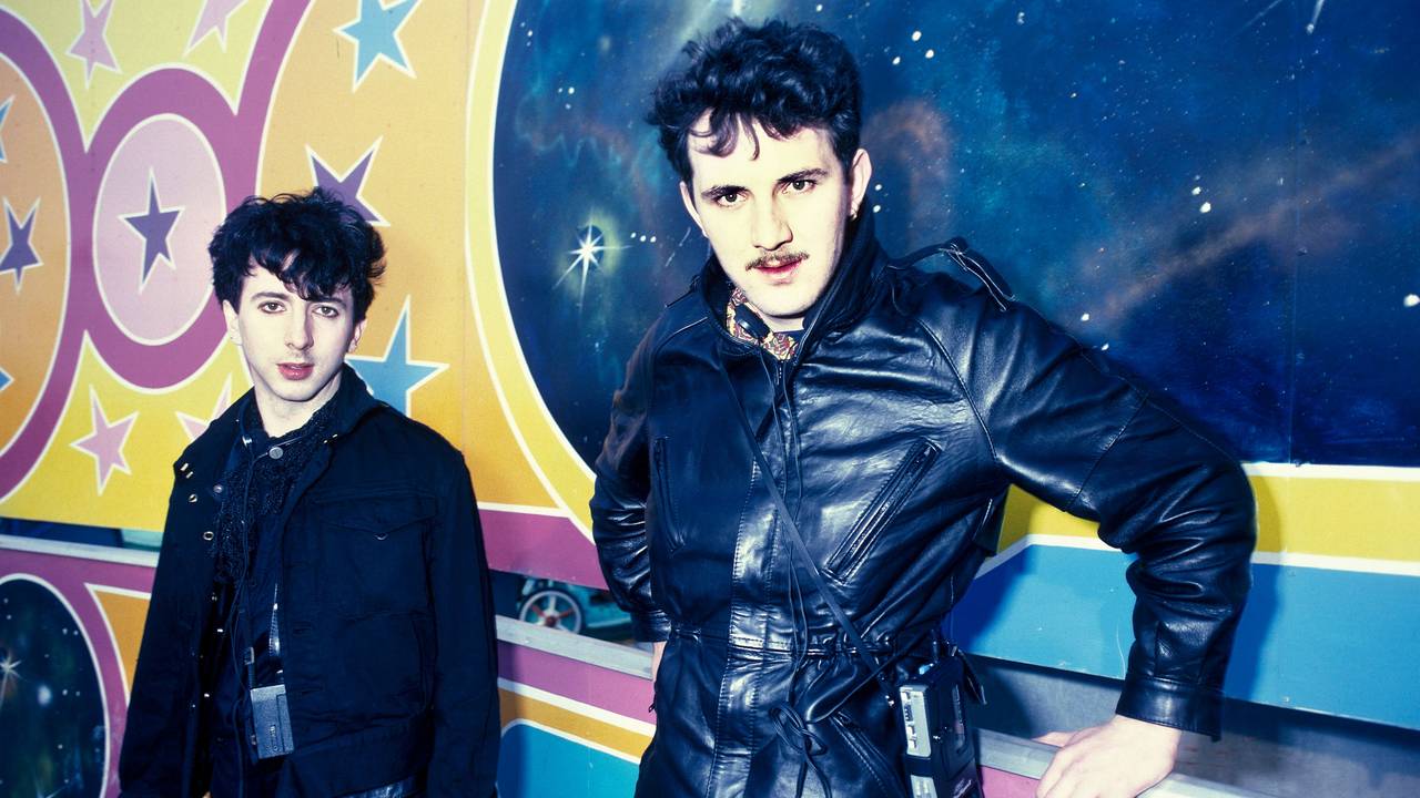 Marc Almond (l.) und David Ball hatten mit „Tainted Love“ einen Mega-Hit. Das Foto zeigt Soft Cell im Jahr 1982.
