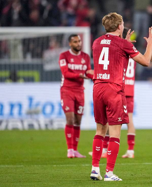 Timo Hübers und Joel Schmied (1. FC Köln) haben zuletzt in der FC-Verteidigung überzeugt, hier am 3. Oktober 2025 bei der TSG Hoffenheim.