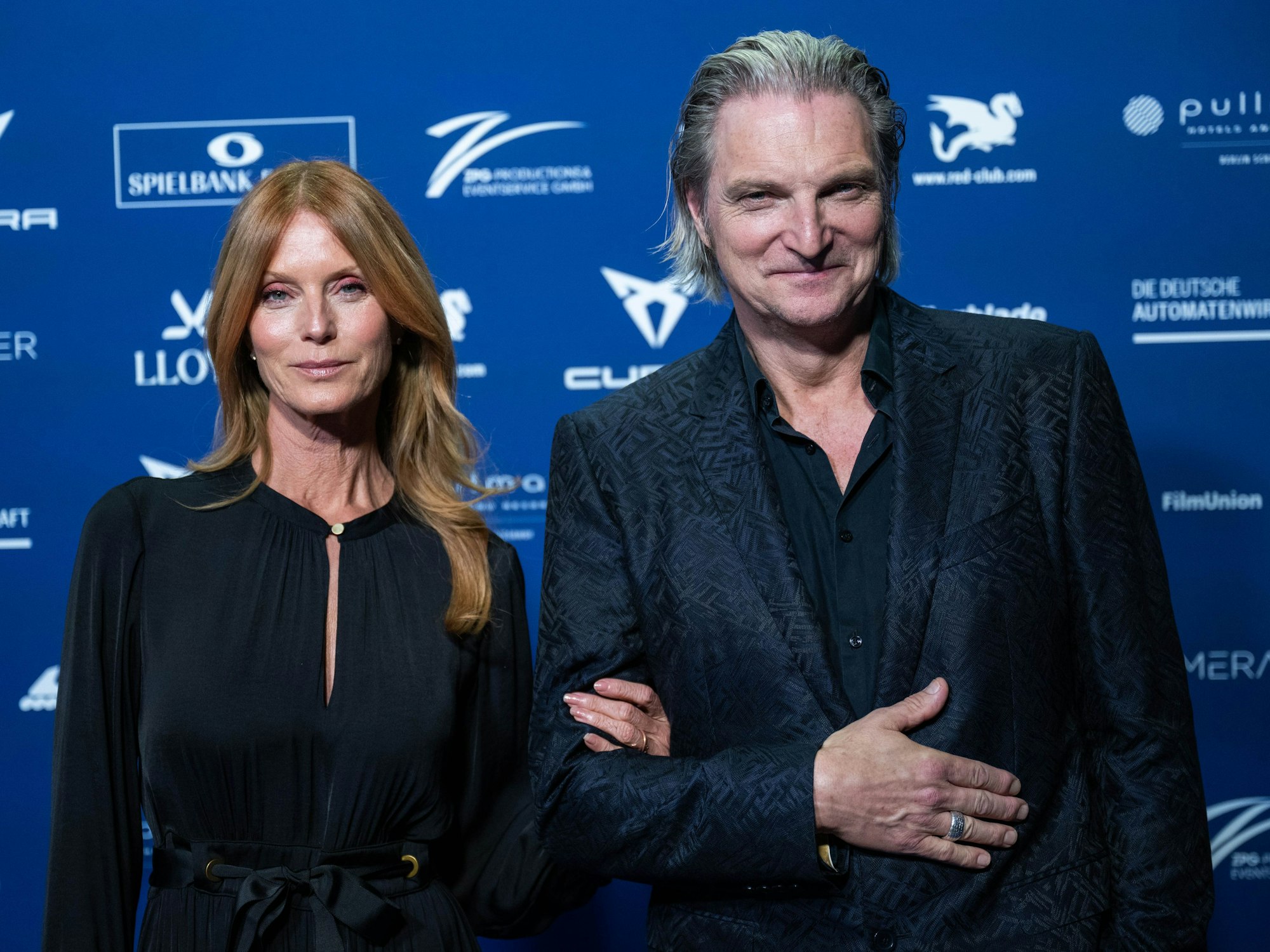 Esther Schweins und Stefan Jürgens kommt zur Verleihung des Deutschen Schauspielpreises.