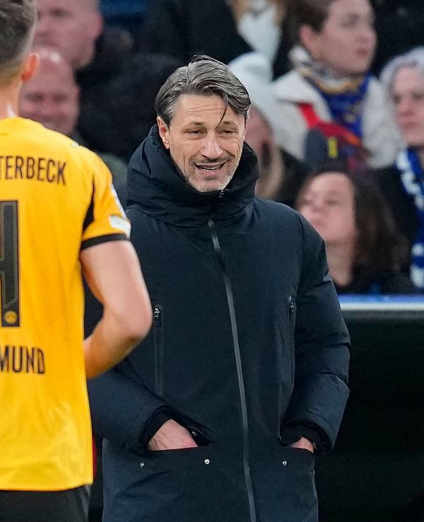 Dortmund-Trainer Niko Kovac (r) mit Nico Schlotterbeck am 21. Oktober 2025 in der Champions League.