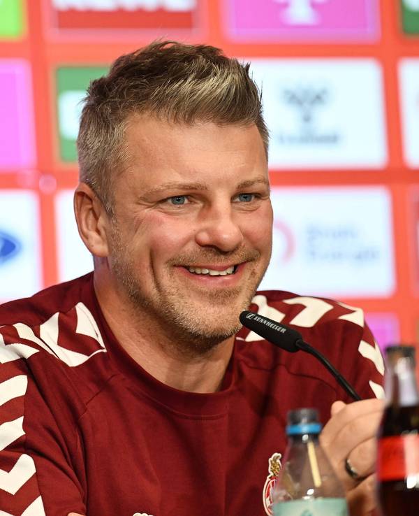 Köln-Trainer Lukas Kwasniok, hier am 16. oktober 2025 bei einer Pressekonferenz.