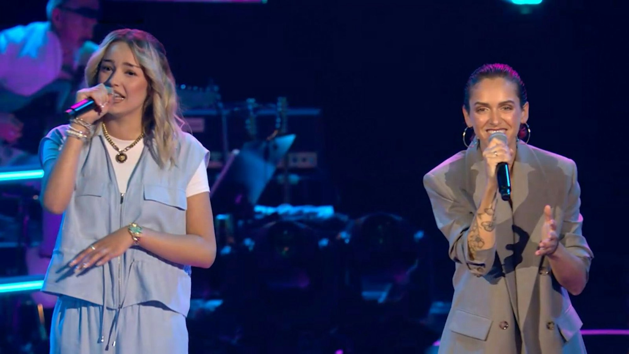 Mit „Du liebst mich nicht“ fordert Shirin David ihre Talents Maesra und Selina heraus. Rapqueeen David hat den Song schon selbst gesungen. (Bild: Joyn)