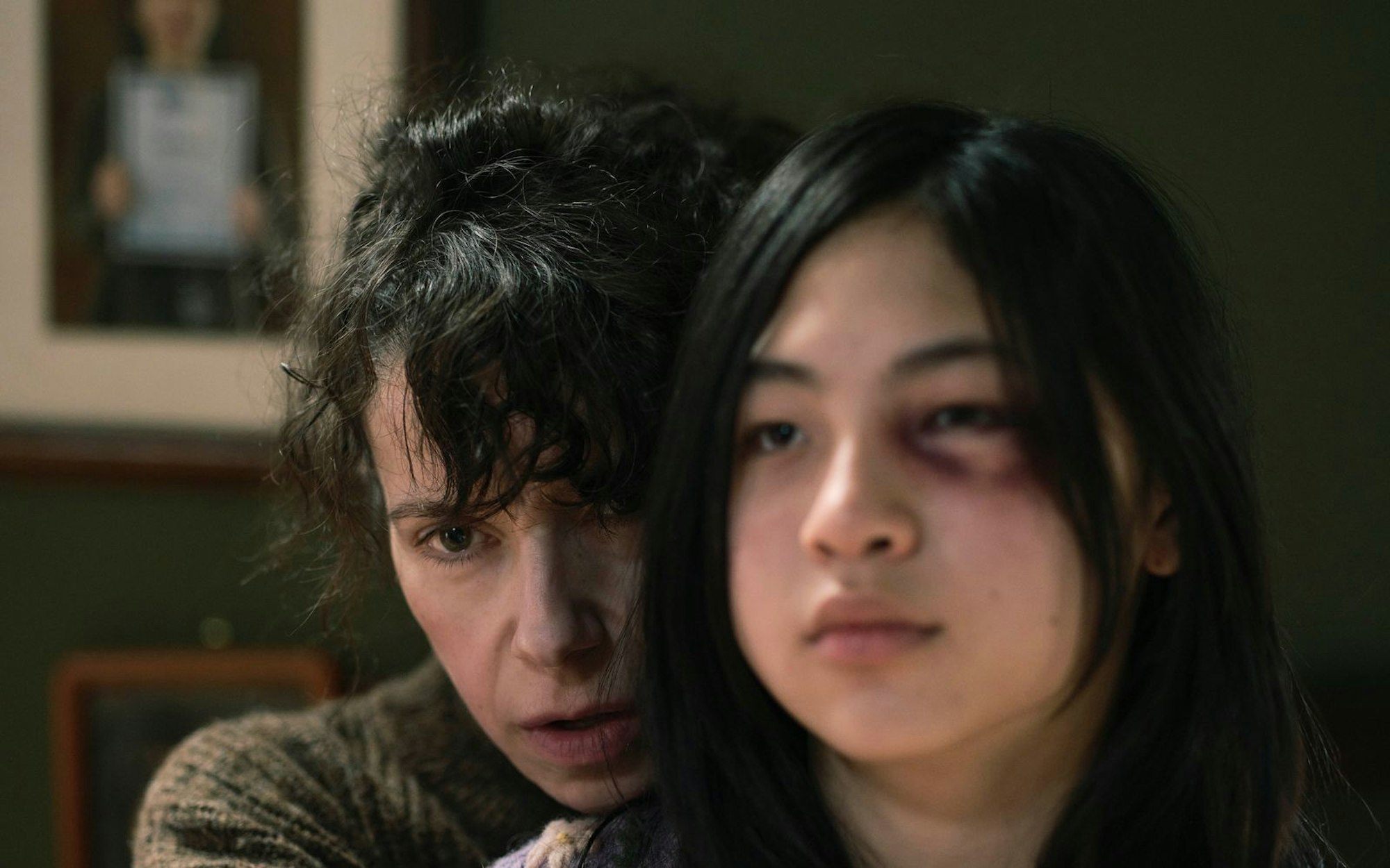 Was hat Laura (Sally Hawkins, links) mit ihrer Pflegetochter Piper (Sora Wong) vor? (Bild: Sony Pictures/www.ingvarkenne.com)