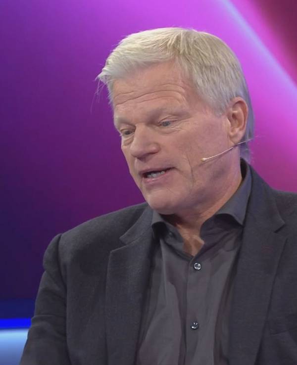 Oliver Kahn spricht beim Sky-Talk „Triple“.