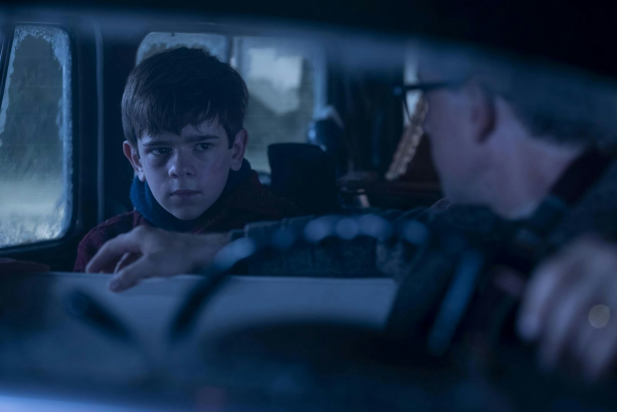 Matti (Myles Ekhardt) ist das erste von mehreren Kindern, die unter ungeklärten Umständen in Derry verschwinden. (Bild: Home Box Office)
