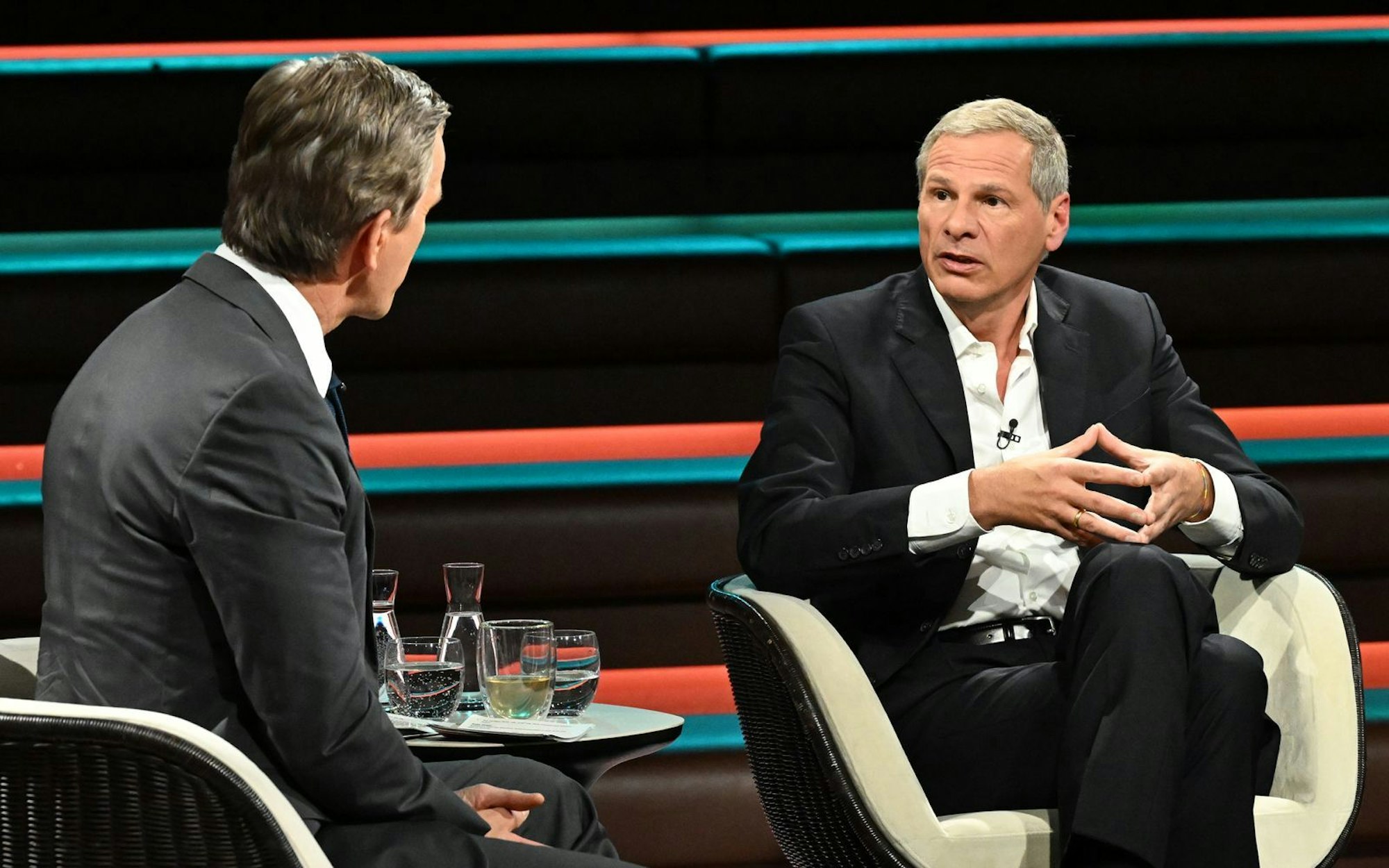 Publizist Georg Mascolo beleuchtete bei „Markus Lanz“ ein Telefonat von Ex-Kanzler Olaf Scholz mit dem russischen Präsidenten Wladimir Putin kurz vor Ausbruch des Ukraine-Krieges. (Bild: ZDF / Markus Hertrich)