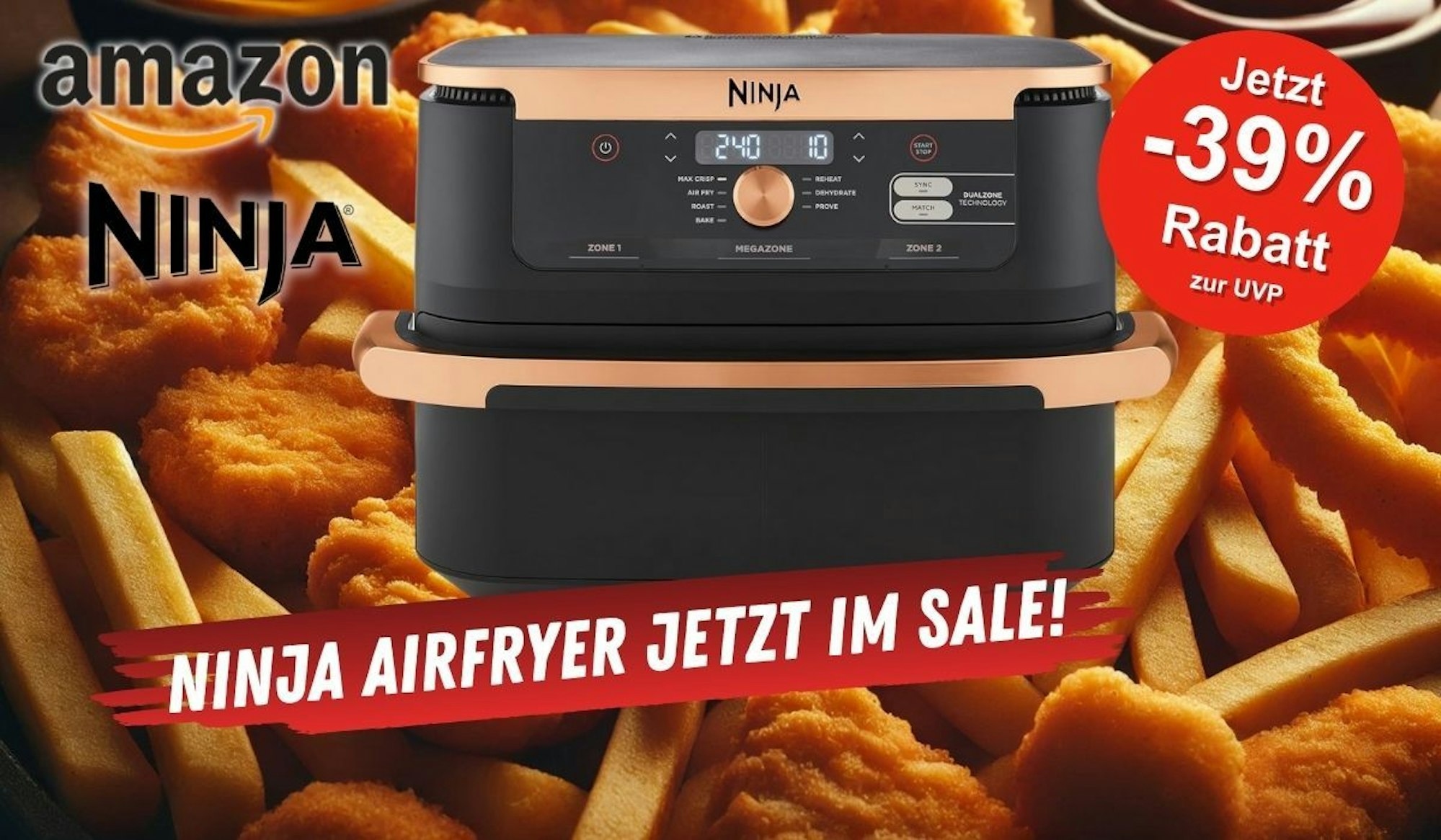 Heißluftfritteuse Ninja Foodi FlexDrawer Dual Zone Airfryer vor einem Hintergrund aus frittierten Pommes frites und Chicken Nuggets und Zwiebelringen.