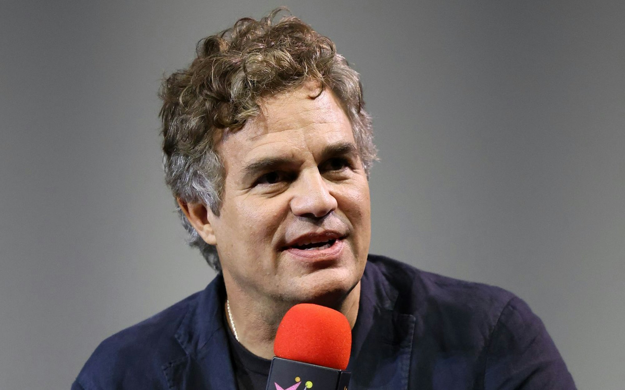 „Es geht nicht nur um Gott, sondern um das Vertrauen in uns als Menschen“, sagt Mark Ruffalo über die Krimiserie „Task“. (Bild: 2025 Getty Images/Jesse Grant)