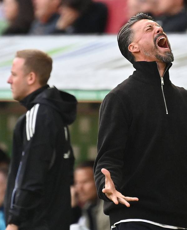 Sandro Wagner schreit seinen Frust beim FC Augsburg raus.
