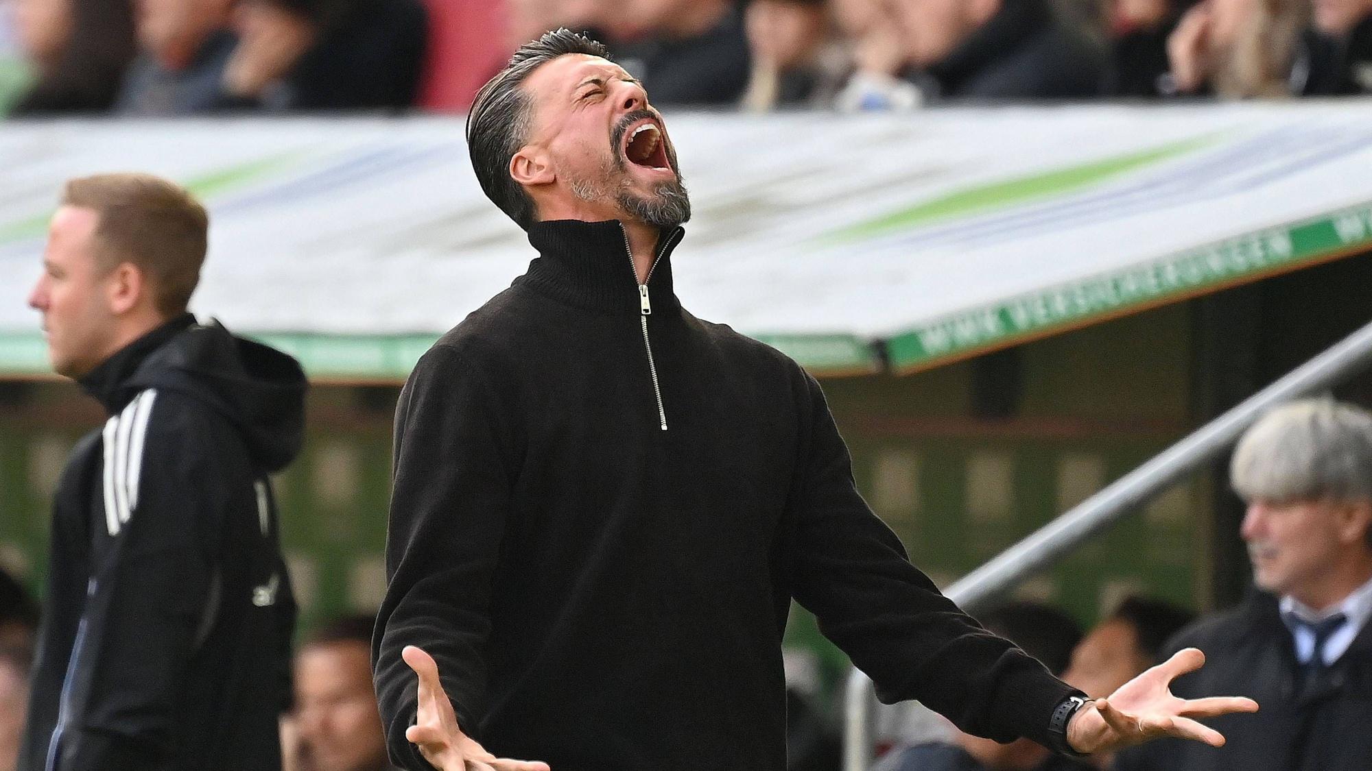 Sandro Wagner schreit seinen Frust beim FC Augsburg raus.