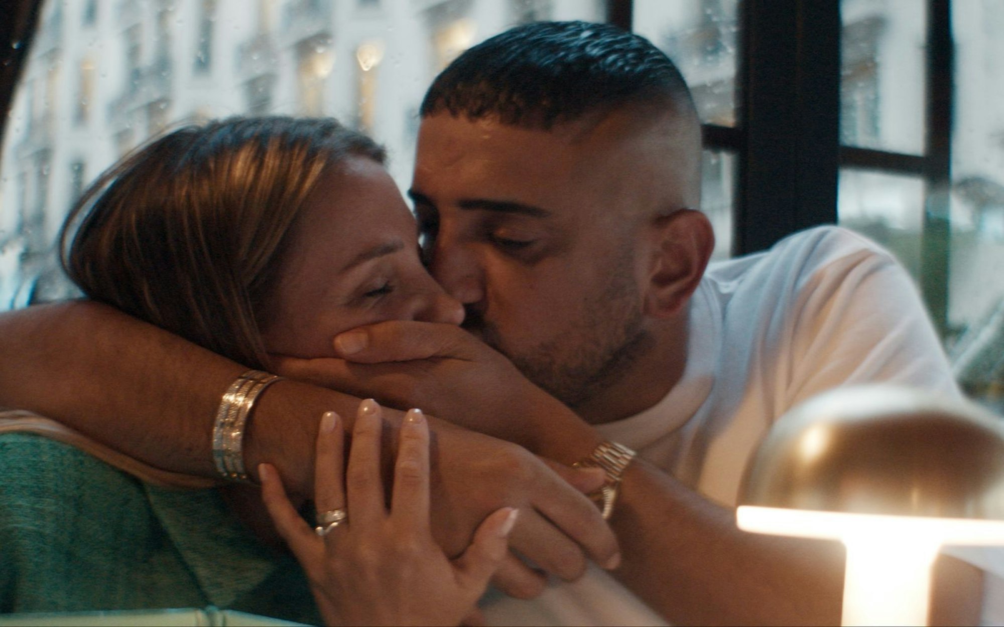 „Den Aykut liebe ich, ja - den Haftbefehl nicht“, sagt Nina, die Ehefrau des Rappers. (Bild: Netflix)