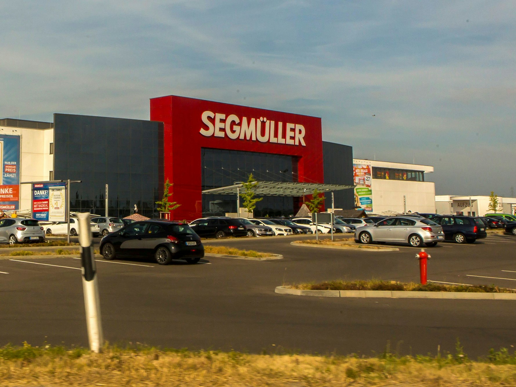Der Erweiterung des Segmüller-Einrichtungshauses in Pulheim hat das Verwaltungsgericht Köln einen Riegel vorgeschoben.