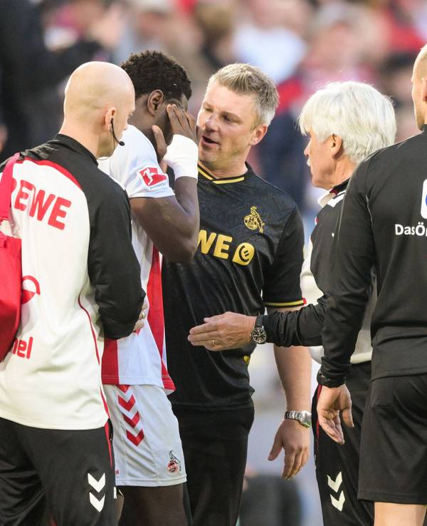 Ragnar Ache im Gespräch mit FC-Trainer Lukas Kwasniok.