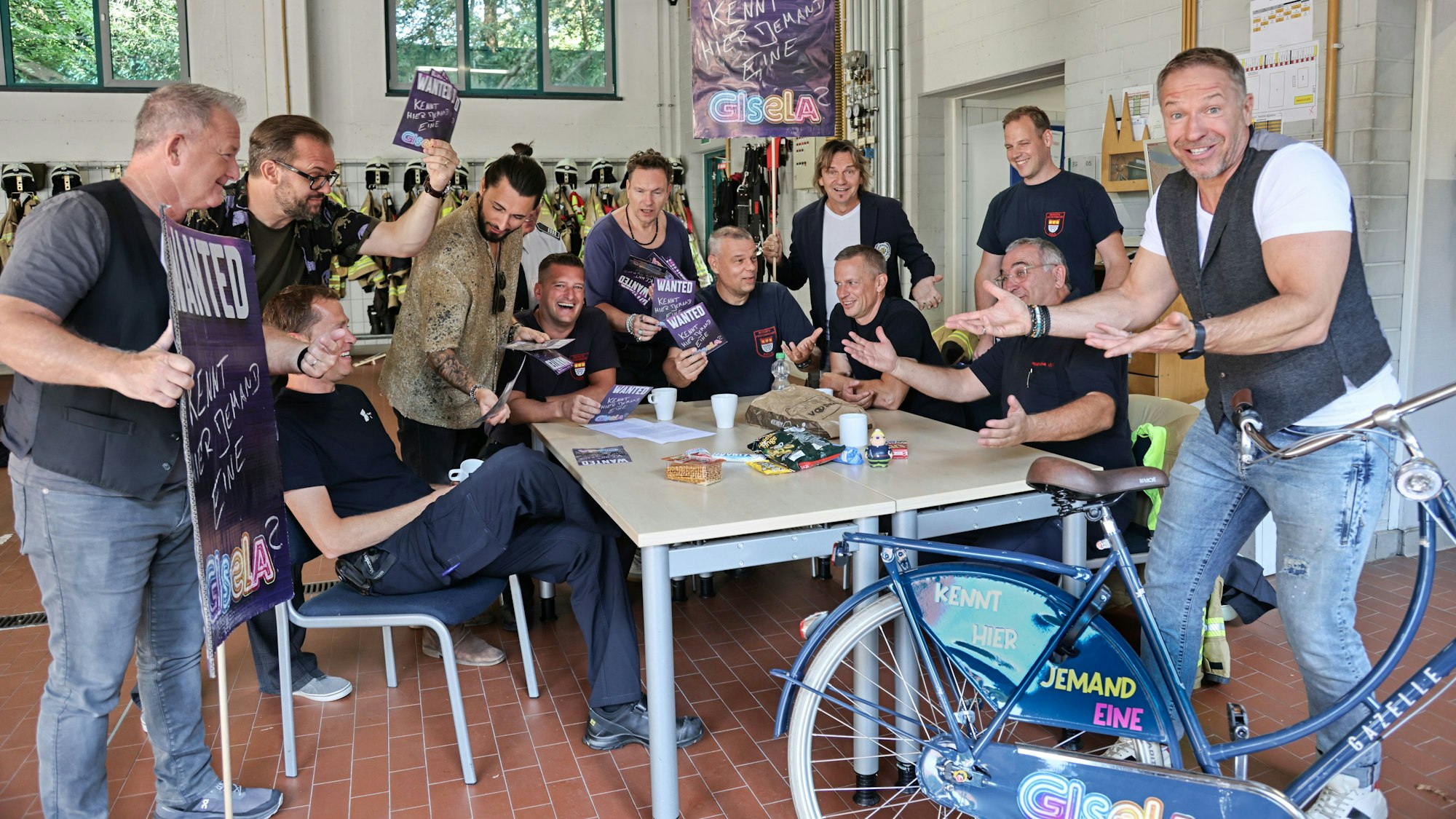 Die Höhner beim Videodreh bei der Berufsfeuerwehr.