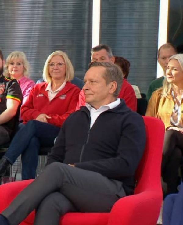Horst Heldt und Florian König am Sonntag (26. Oktober 2025) im „Doppelpass“ auf Sport1.
