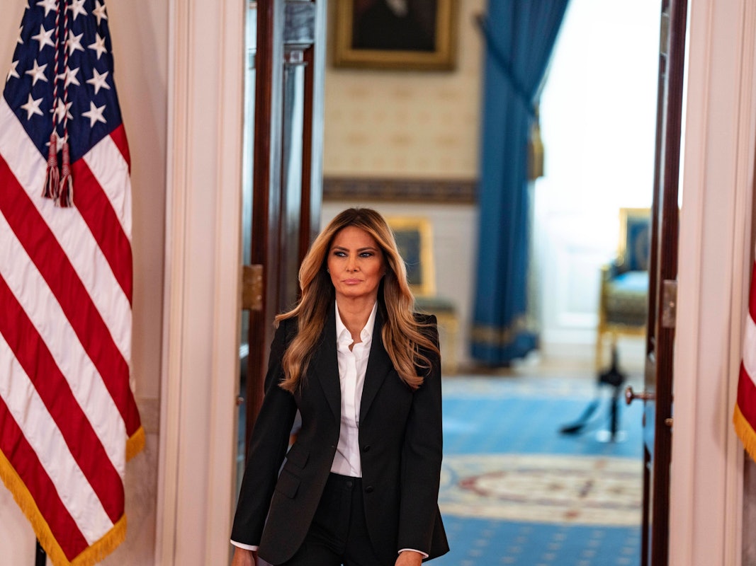 First Lady Melania Trump am 10. Oktober im Grand Foyer des Weißen Hauses.