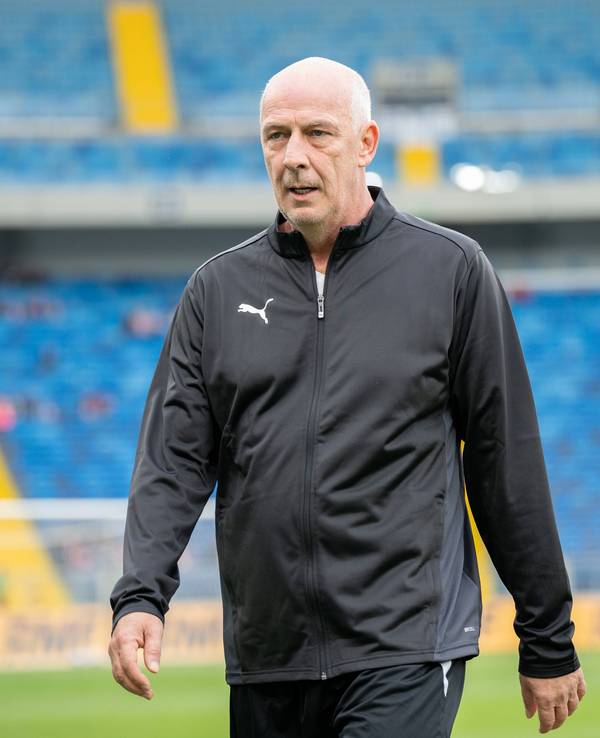Mario Basler am Rande eines Legendenspiels.