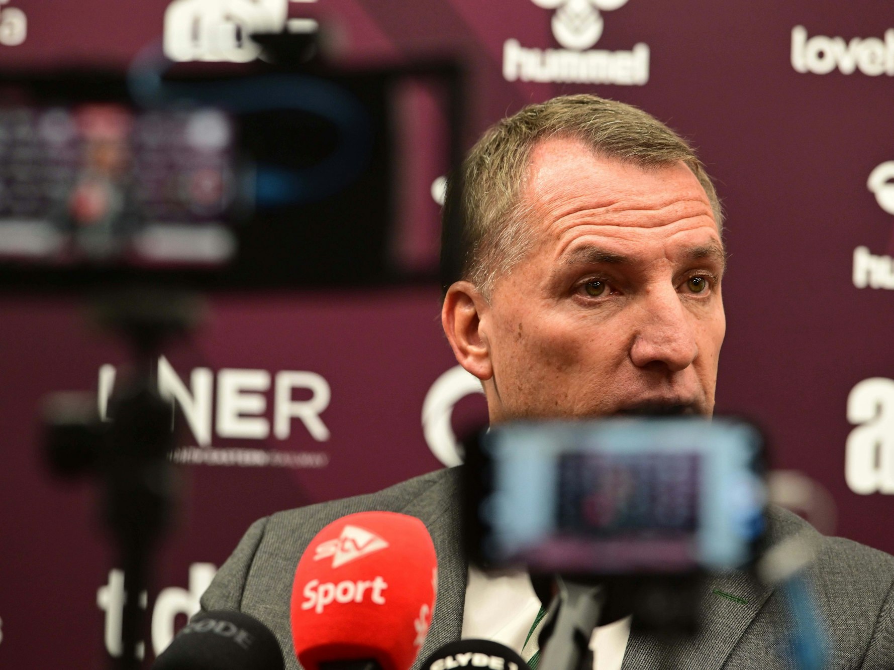 Trainer Brendan Rodgers bei einer Pressekonferenz.