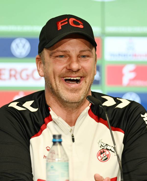Trainer Lukas Kwasniok (1. FC Köln) auf einer Pressekonferenz am 28. Oktober 2025.