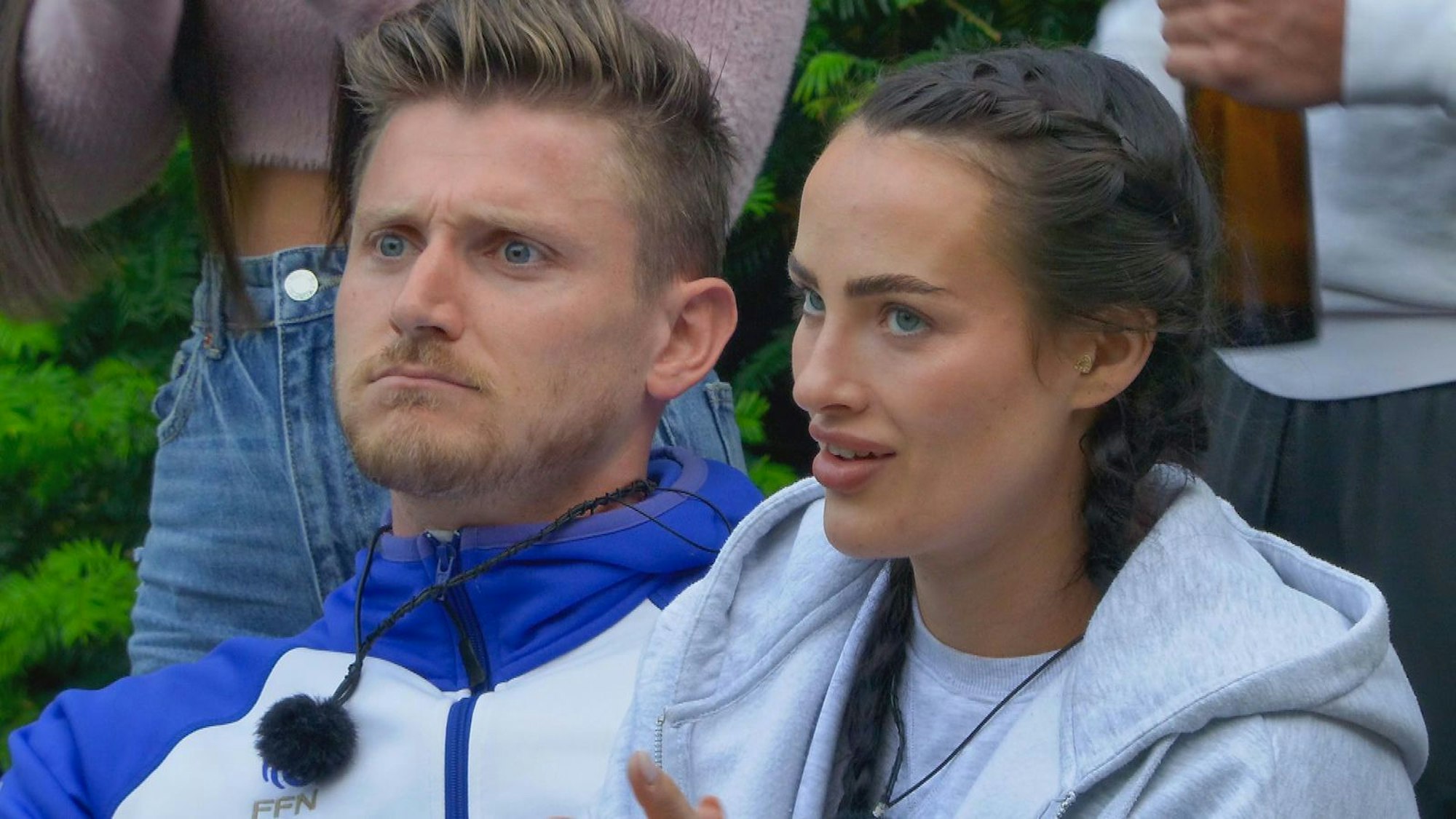 Tommy (l.) und Paulina zündeln mal wieder ...  (Bild: RTL)