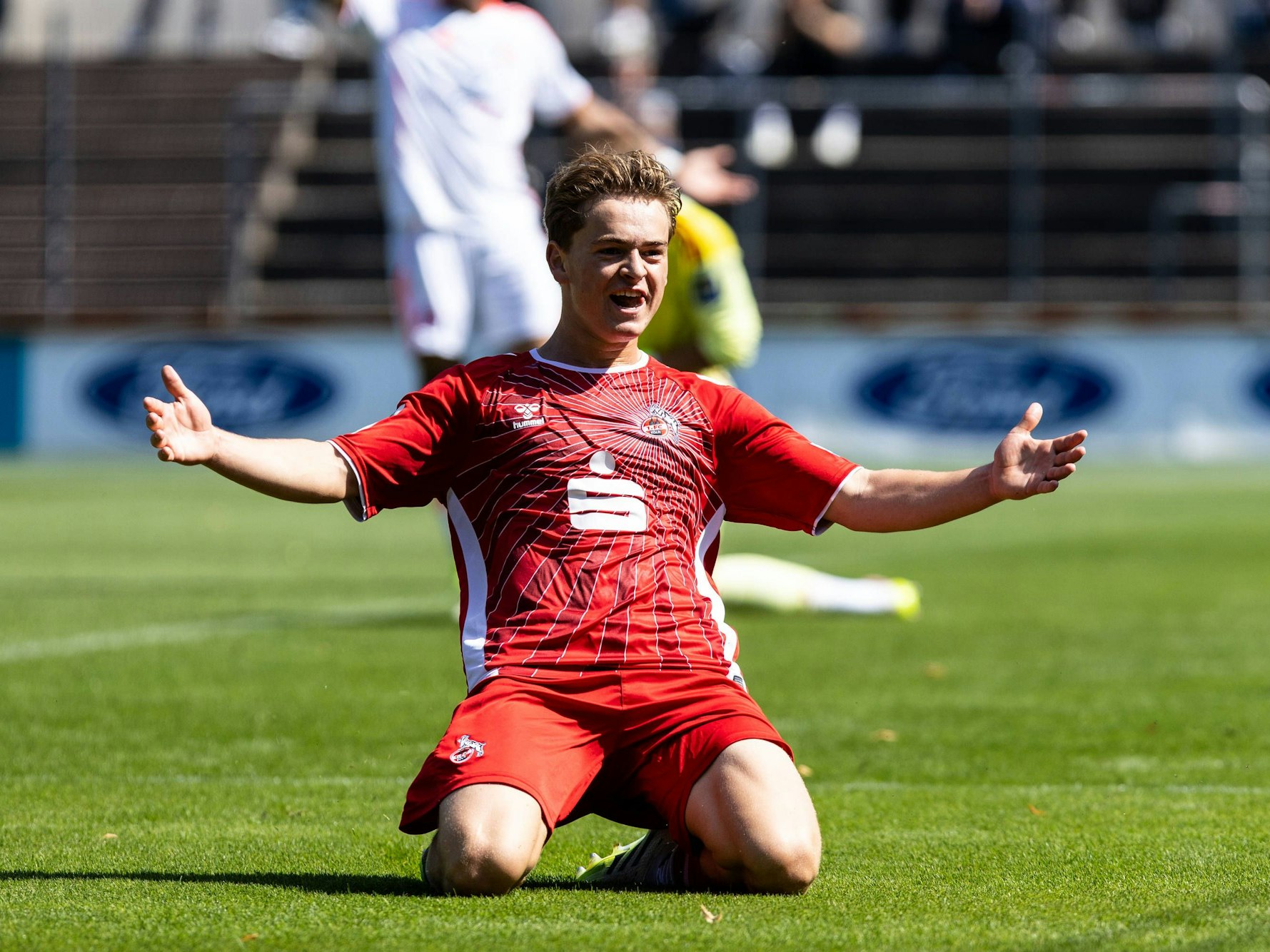 Benjamin Ley jubelt im Trikot des 1. FC Köln.